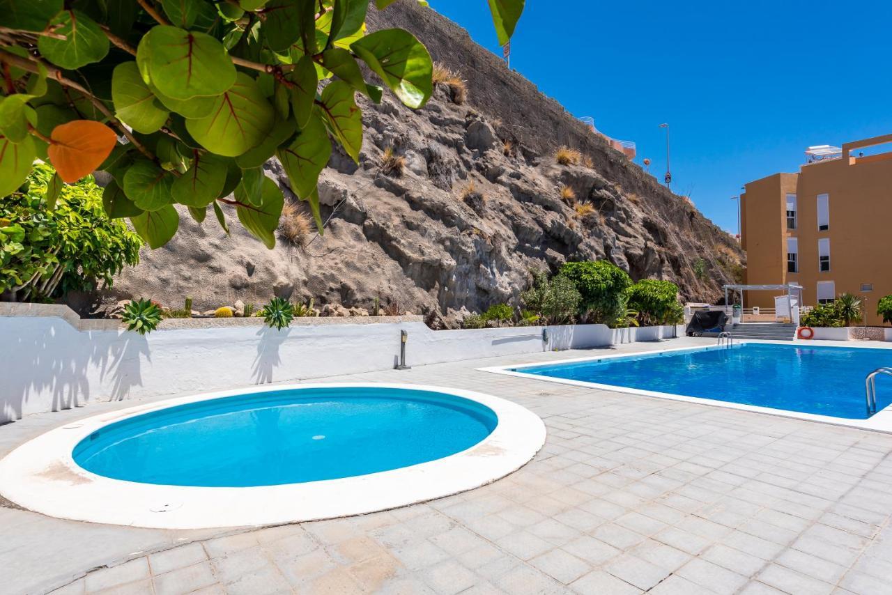 Beachfront Triplex With Swimming Pool & Parking Radazul Esterno foto