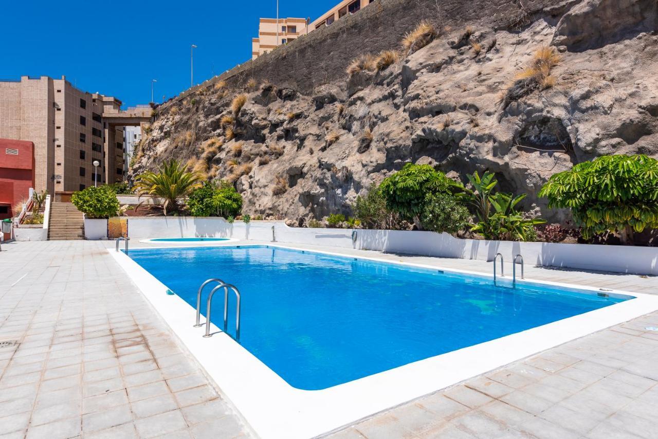 Beachfront Triplex With Swimming Pool & Parking Radazul Esterno foto