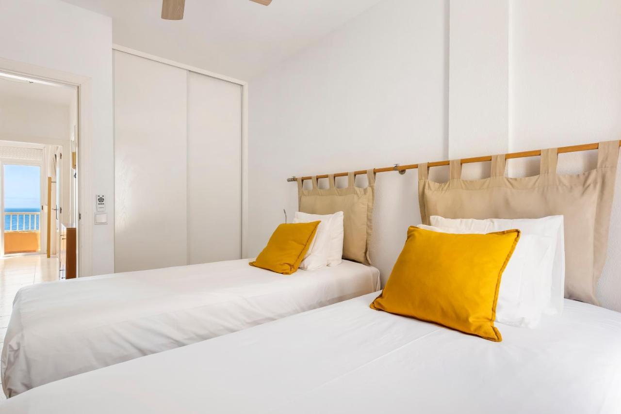 Beachfront Triplex With Swimming Pool & Parking Radazul Esterno foto