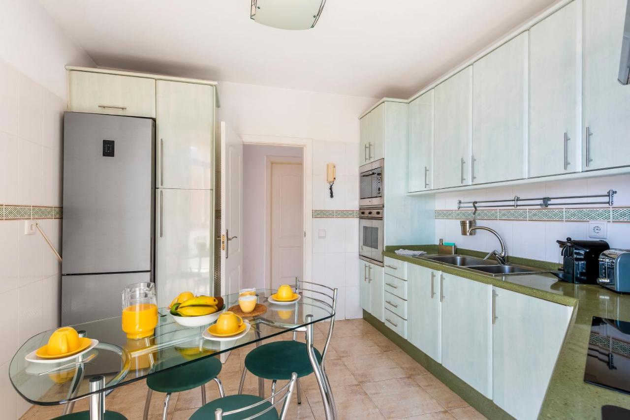 Beachfront Triplex With Swimming Pool & Parking Radazul Esterno foto